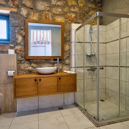 别墅 Sleeps 4, Spacious Lux With Private Pool Awz 275