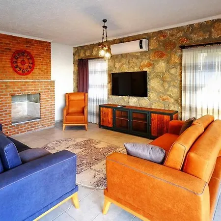 别墅 Sleeps 4, Spacious Lux With Private Pool Awz 275 费特希耶