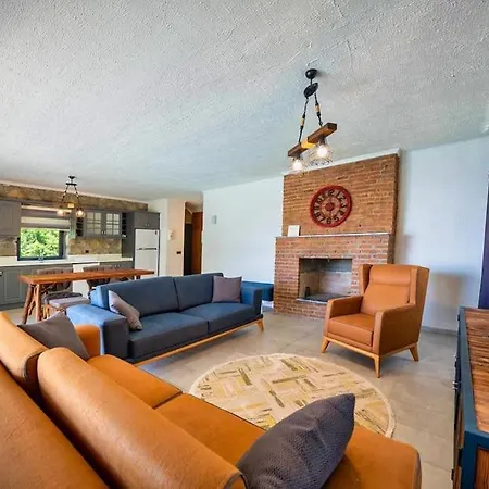 别墅 Sleeps 4, Spacious Lux With Private Pool Awz 275